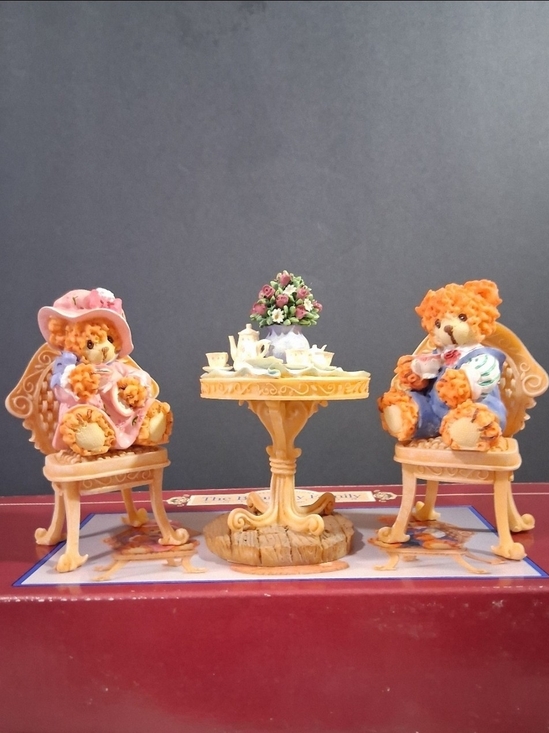 House of Lloyd Other - Vtg 1998 House of Lloyd Bearsley Family Two for Tea Bear Figurine Set Complete